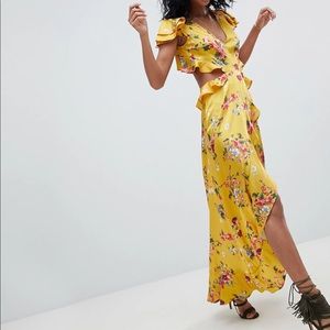 Yellow floral ASOS DESIGN maxi dress with cut out!💐
